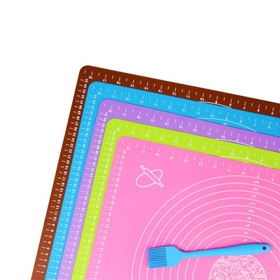 100% Lebensmittelqualität Silicone Kneading Teig Mat für das Backen in mehrfarbigen nicht rutschfähigen Design