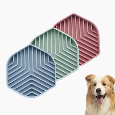 Pet Silicone Treat Dog Lick Mat mit Saug langsamer Fütterung Schüssel für bestückte Haustier