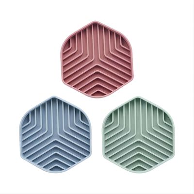 Pet Silicone Treat Dog Lick Mat mit Saug langsamer Fütterung Schüssel für bestückte Haustier