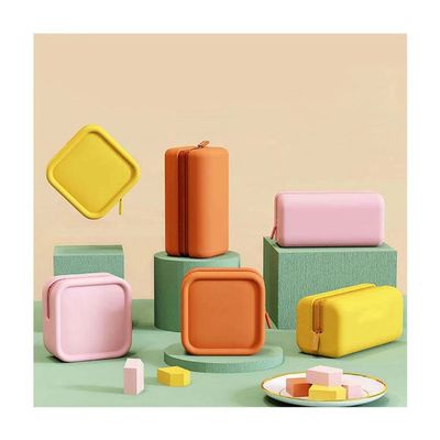 Farbige Silikon-Kosmetik-Tasche für trendige und tragbare Make-up-Speicherung