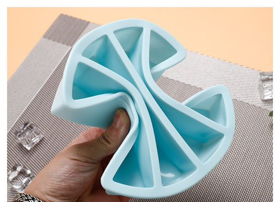 Multikolor 4 Gitter Eiswürfel Trays Formen mit Lebensmittel Silicone Material 17*14.3*3.6cm