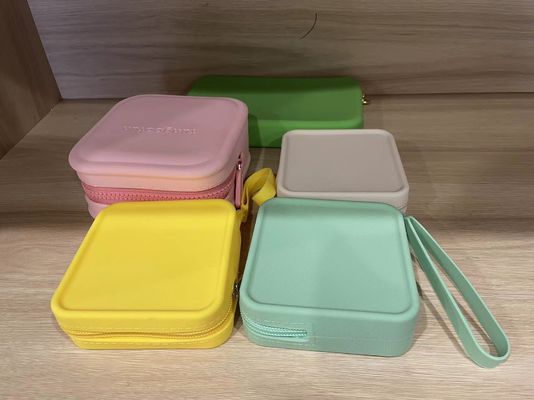 Individuell angepasste Schmuckbox 100% Lebensmittelqualität Silikon Make-up-Tasche für Mädchen Taschen