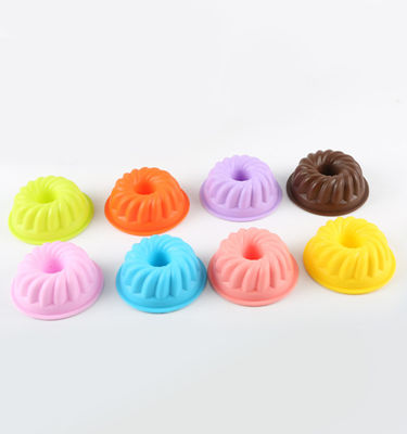 Silikon-Donut-Pannenformen, die ideal zum Backen geeignet sind und in verschiedenen Formen aufbewahrt werden