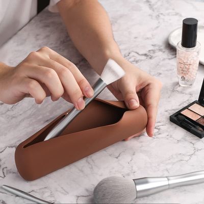 Modernes Design 100% Lebensmittel-Silikon-Kosmetik-Bürste Lagerbox mit Magnetverschluss