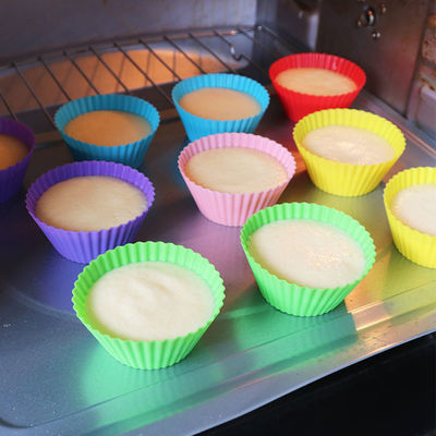 24 Stück / 12 Stück Verpackung Customized Logo akzeptabel Silikon nicht klebend Cupcake Liner für die Party